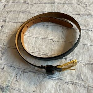 LIZ CLAIBORNE (1990) BLACK THIN BELT WITH GOLD TONE BUCKLE WOMEN’S SIZE MEDIUM